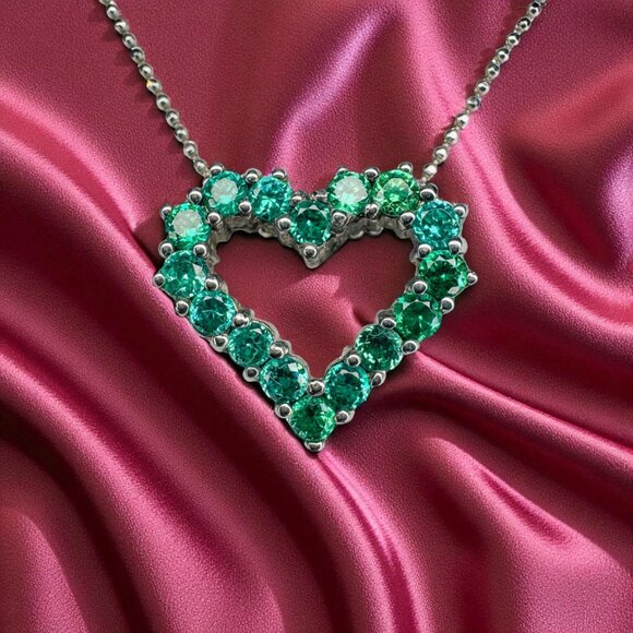 Natural Emerald Necklace in 14K White Gold - 15" VINTAGE Open Heart Pendant 3.4g - Picture 1 of 16